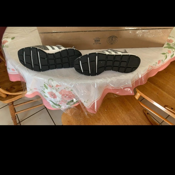 Shoes - Picture 2 of 2